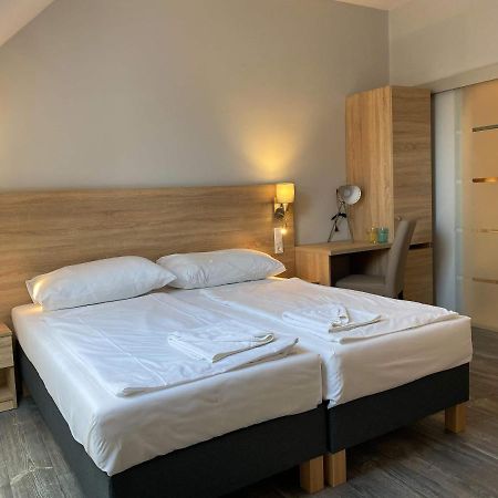 Kis Szieszta Panzio Bed & Breakfast Balatonboglar Exterior photo