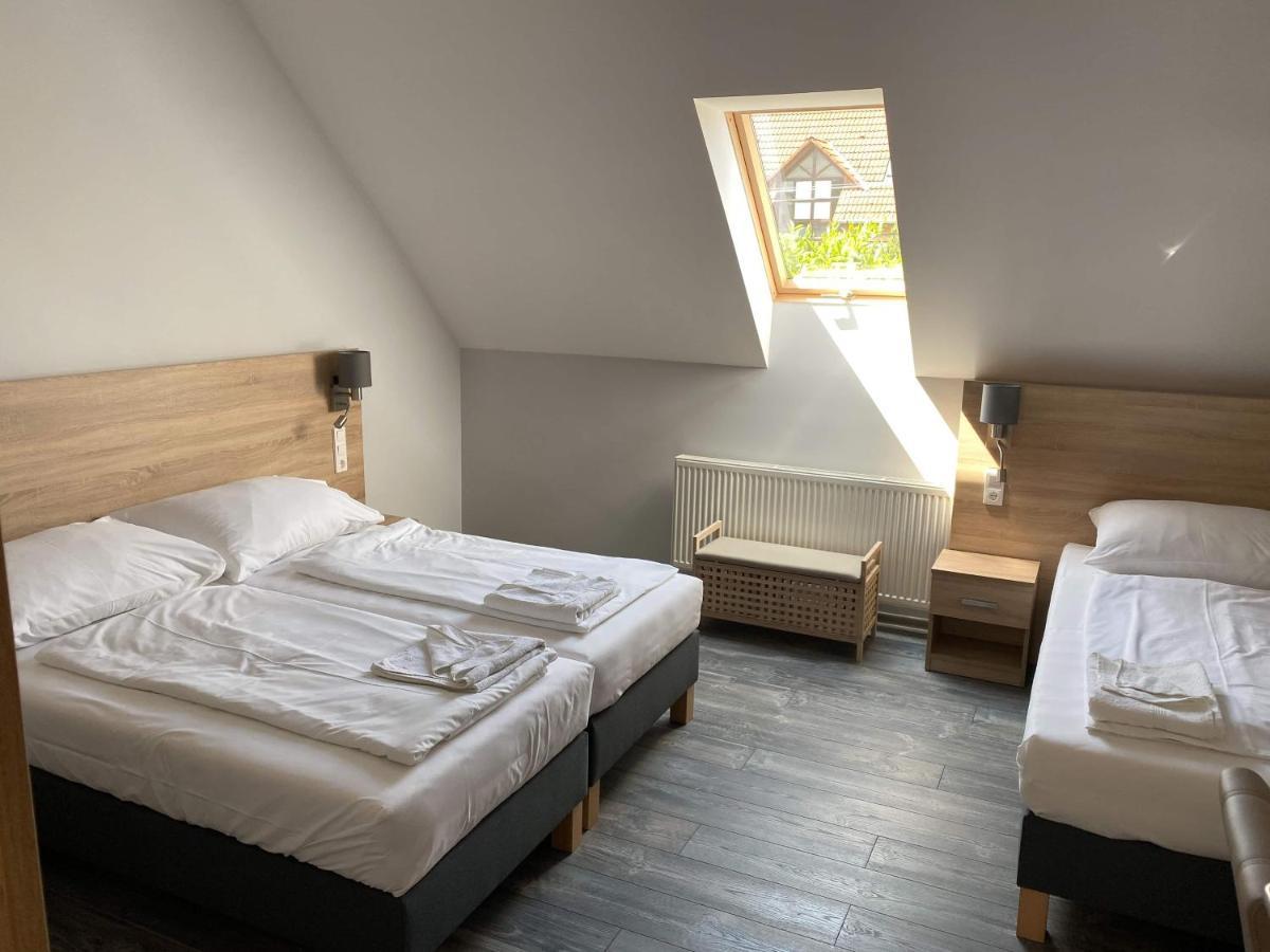 Kis Szieszta Panzio Bed & Breakfast Balatonboglar Exterior photo