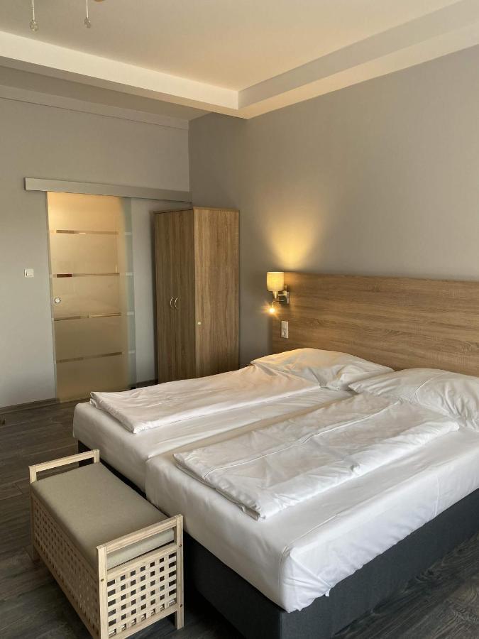 Kis Szieszta Panzio Bed & Breakfast Balatonboglar Exterior photo